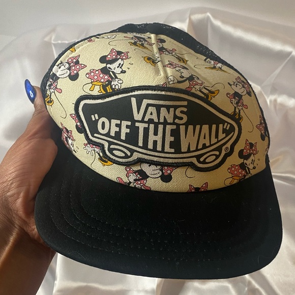 Vans Accessories - VANS MInnie Mouse Hat , used